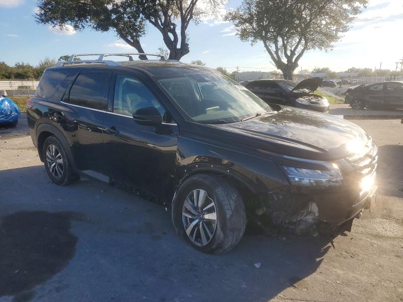 Фото 4 - NISSAN PATHFINDER