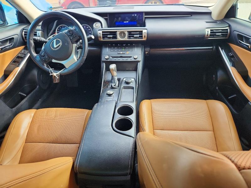 Фото 8 - LEXUS IS