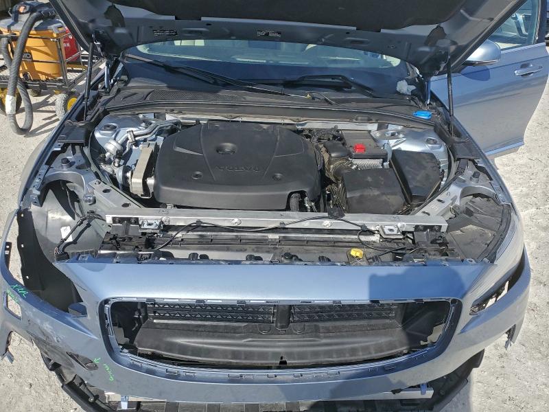 Фото 11 - VOLVO S90