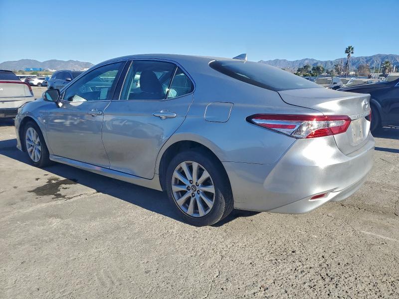 Фото 2 - TOYOTA CAMRY