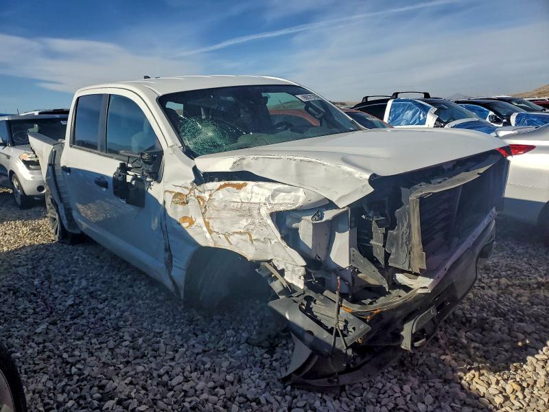 Фото 4 - NISSAN TITAN