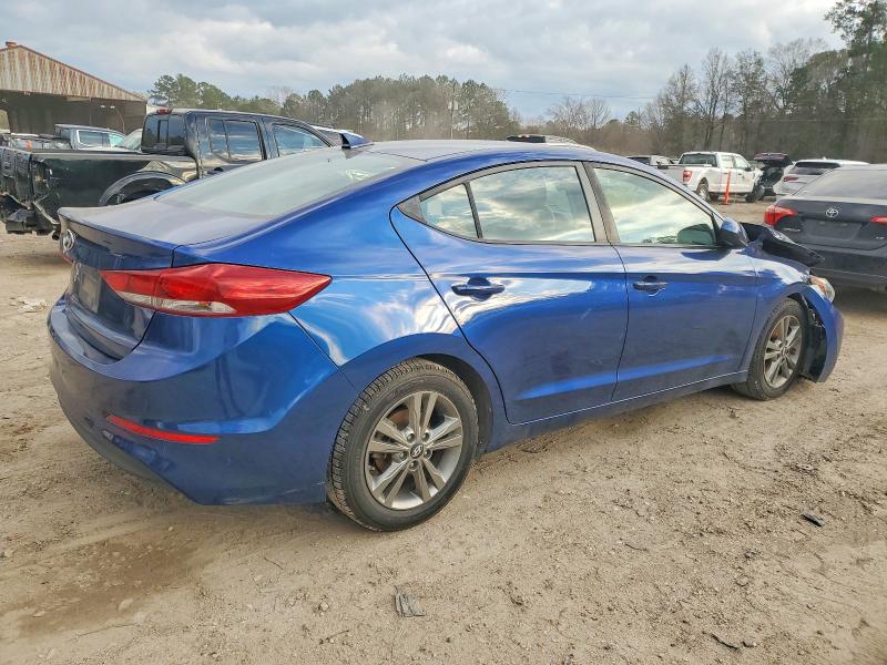 Фото 3 - HYUNDAI ELANTRA