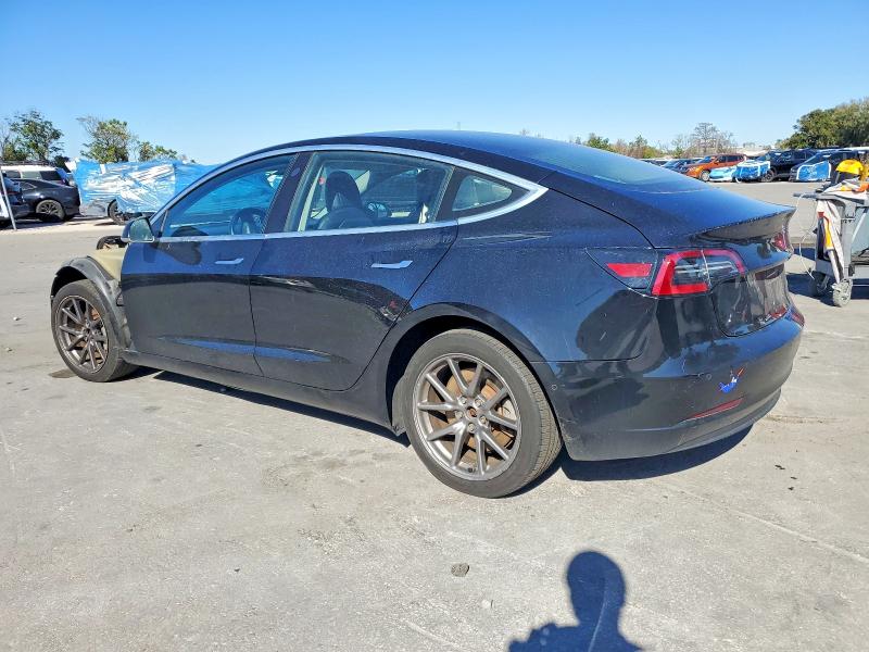 Фото 2 - TESLA MODEL 3