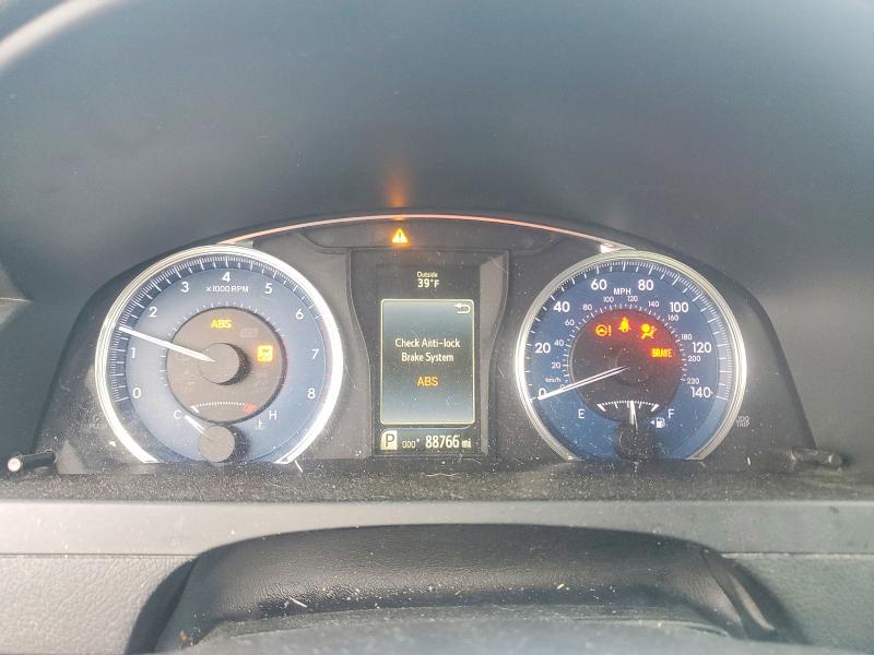 Фото 9 - TOYOTA CAMRY