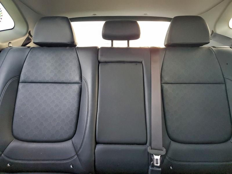 Фото 10 - KIA SELTOS