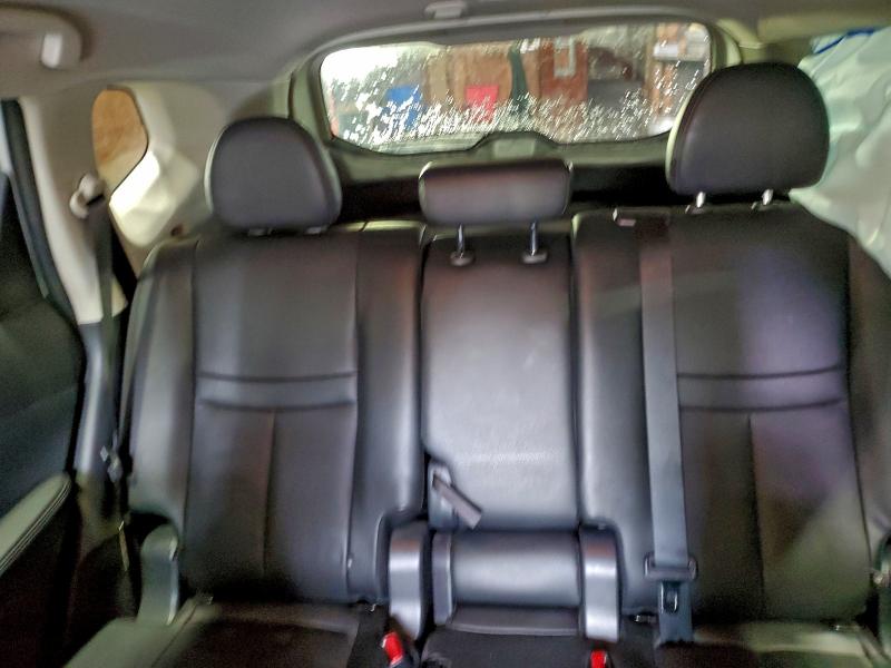 Фото 10 - NISSAN ROGUE