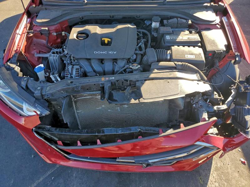 Фото 11 - HYUNDAI ELANTRA