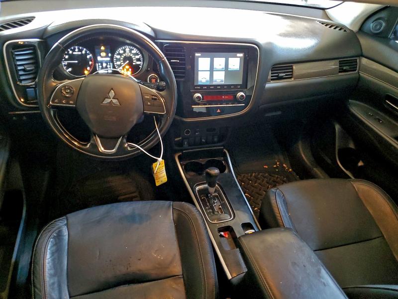 Фото 8 - MITSUBISHI OUTLANDER