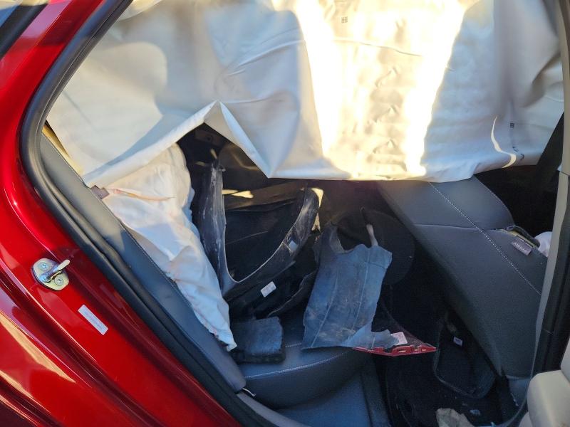 Фото 10 - HYUNDAI ELANTRA