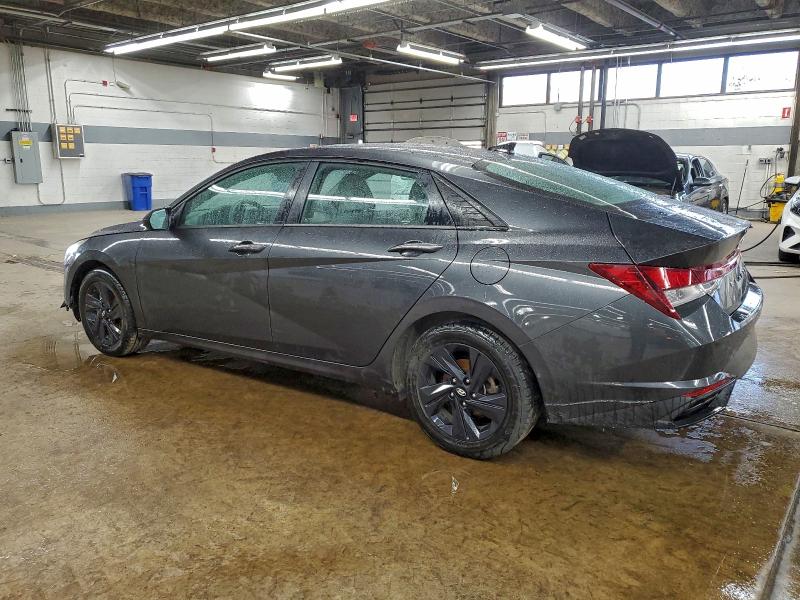 Фото 2 - HYUNDAI ELANTRA