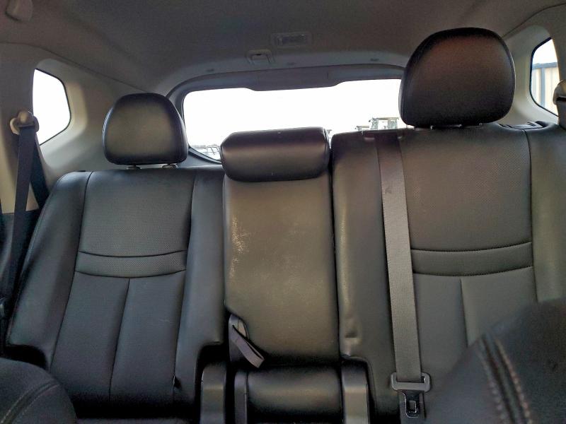 Фото 10 - NISSAN ROGUE