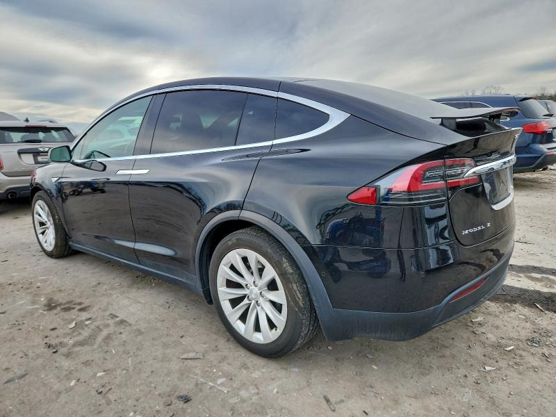 Фото 2 - TESLA MODEL X