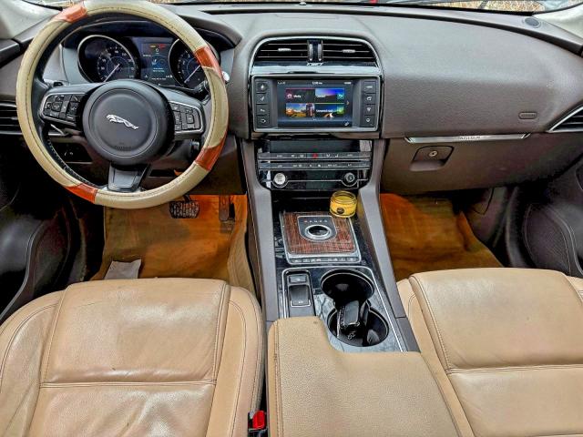 Фото 9 - JAGUAR F-PACE