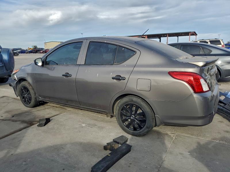 Фото 2 - NISSAN VERSA