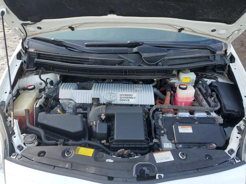 Фото 11 - TOYOTA PRIUS