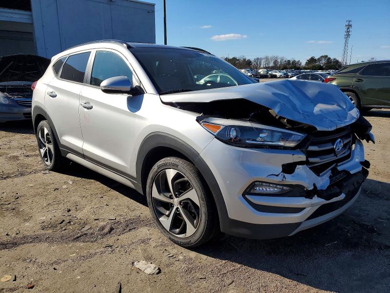 Фото 4 - HYUNDAI TUCSON