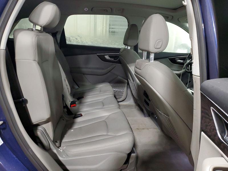 Фото 11 - AUDI Q7