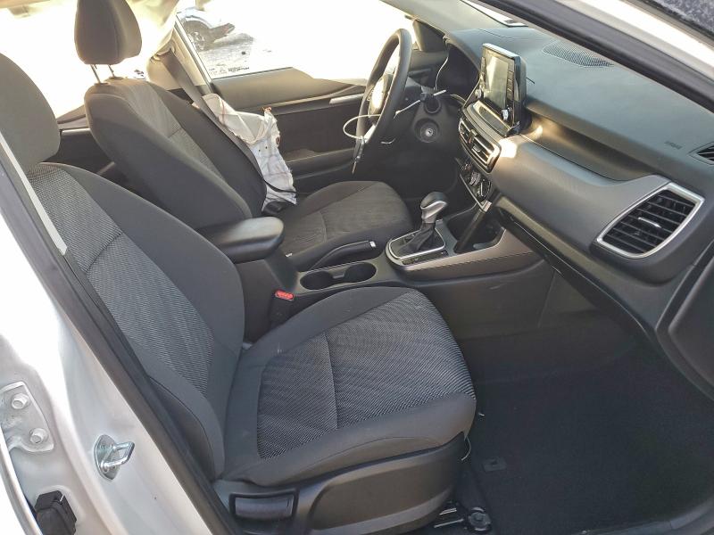 Фото 7 - KIA SELTOS