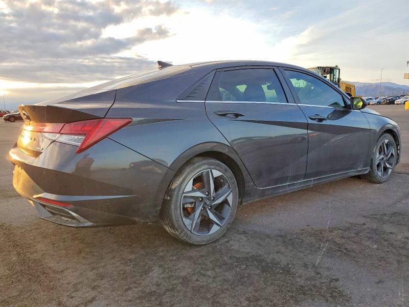 Фото 3 - HYUNDAI ELANTRA