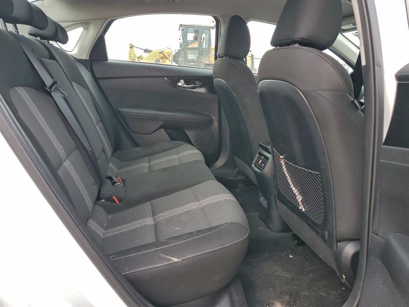 Фото 10 - KIA FORTE