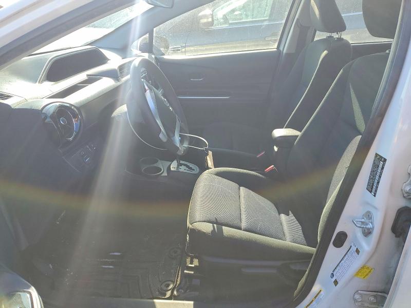 Фото 7 - TOYOTA PRIUS