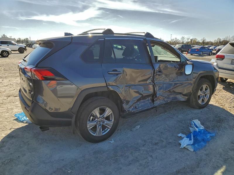 Фото 3 - TOYOTA RAV4