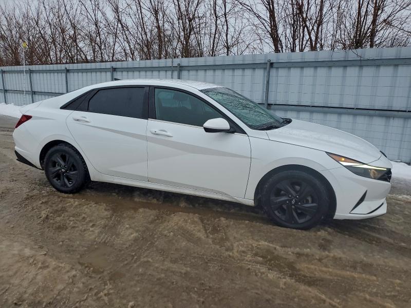 Фото 4 - HYUNDAI ELANTRA