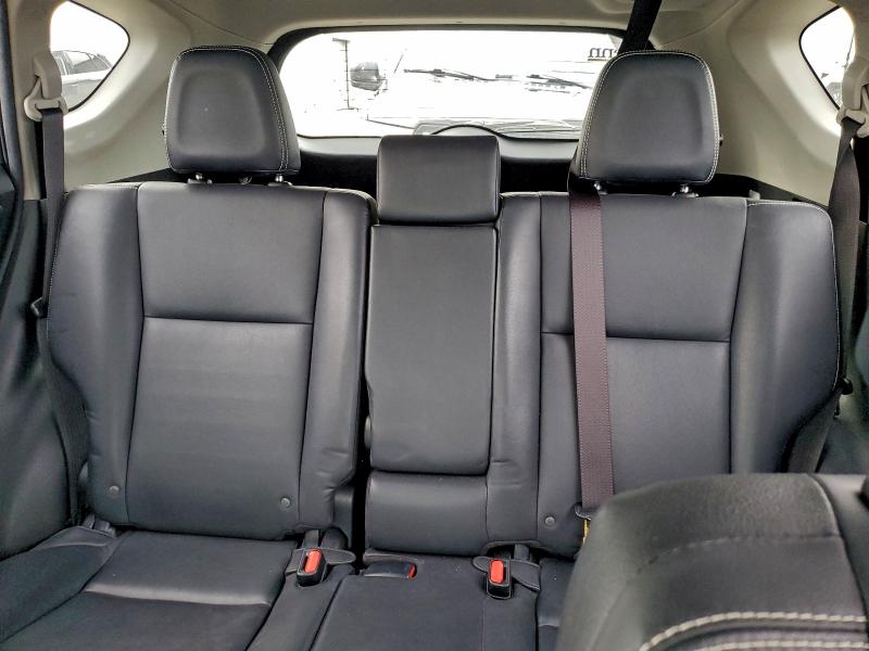 Фото 10 - TOYOTA RAV4