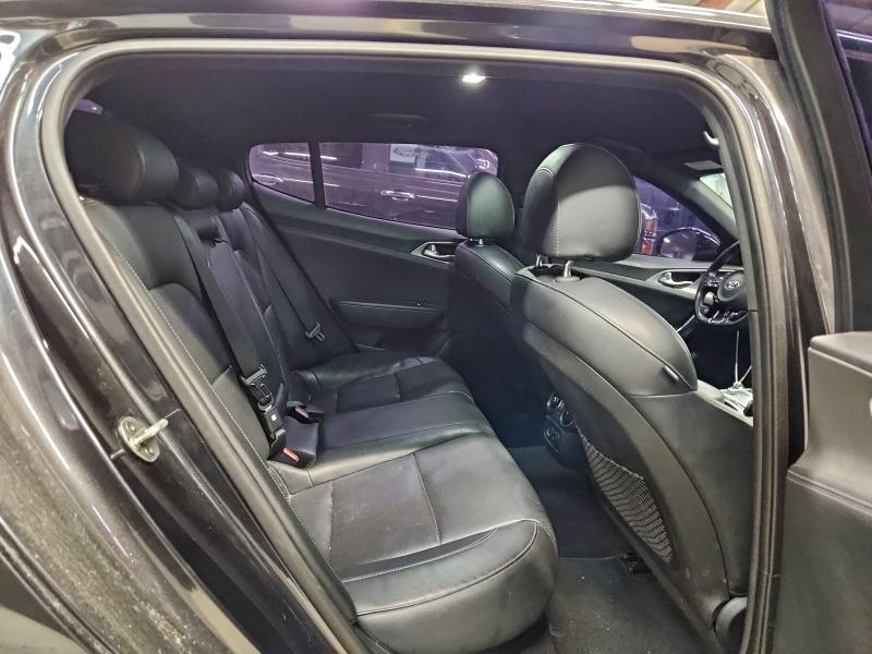 Фото 10 - KIA STINGER