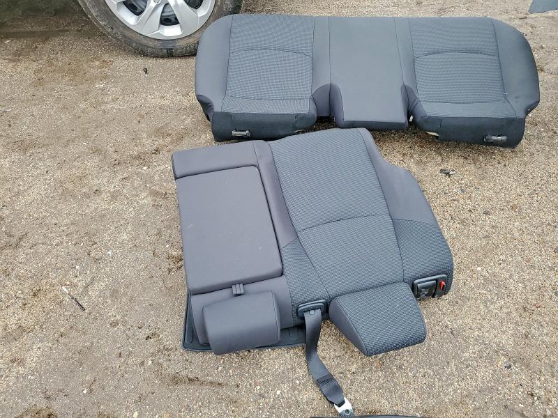 Фото 12 - TOYOTA RAV4