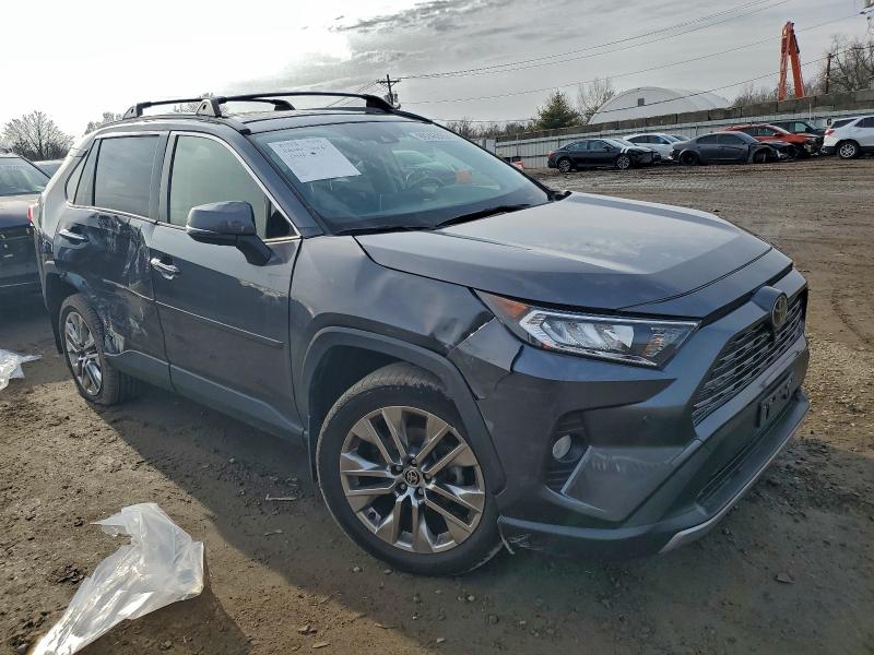 Фото 4 - TOYOTA RAV4