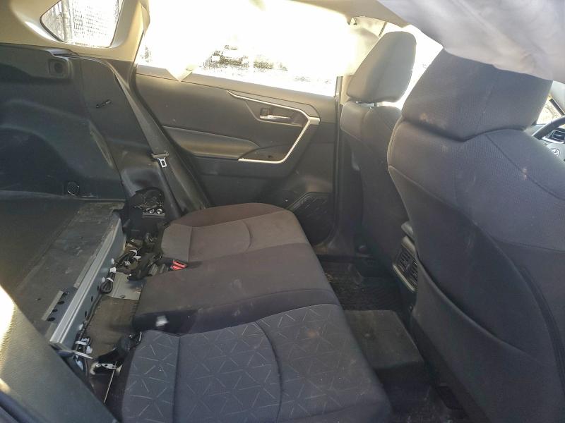 Фото 11 - TOYOTA RAV4