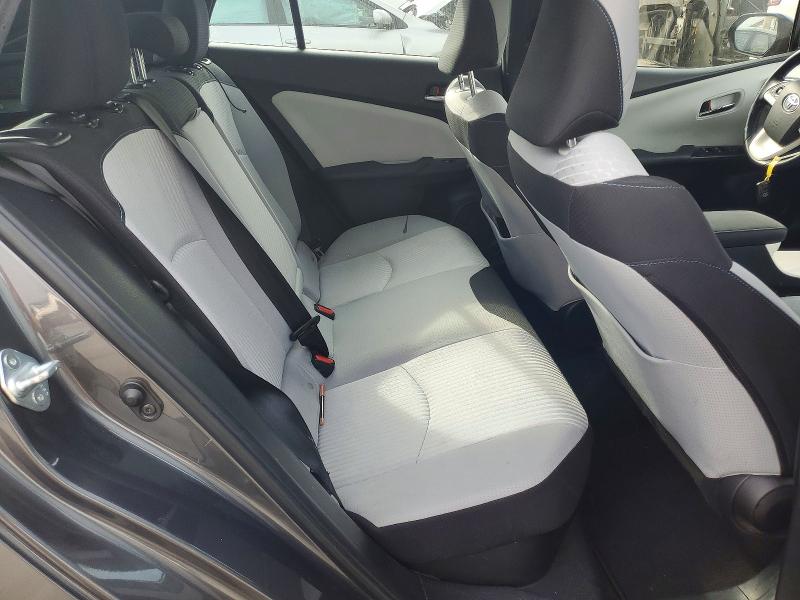 Фото 10 - TOYOTA PRIUS