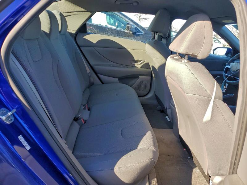 Фото 10 - HYUNDAI ELANTRA