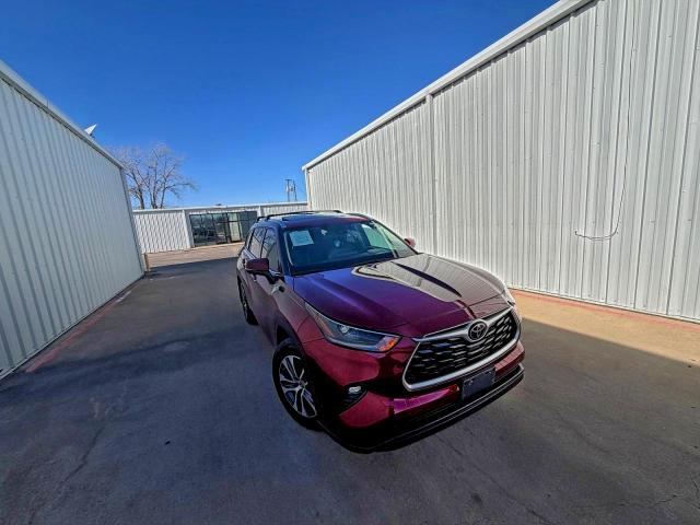 Фото 1 - TOYOTA HIGHLANDER