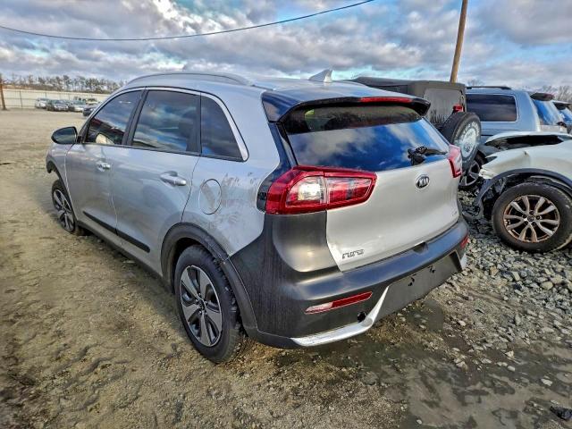 Фото 2 - KIA NIRO