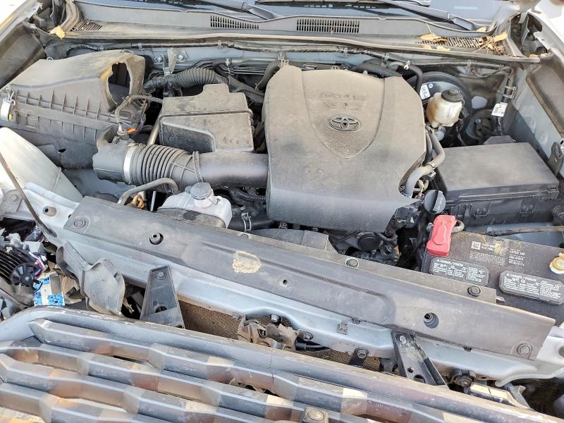 Фото 11 - TOYOTA TACOMA