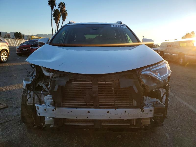 Фото 5 - TOYOTA RAV4