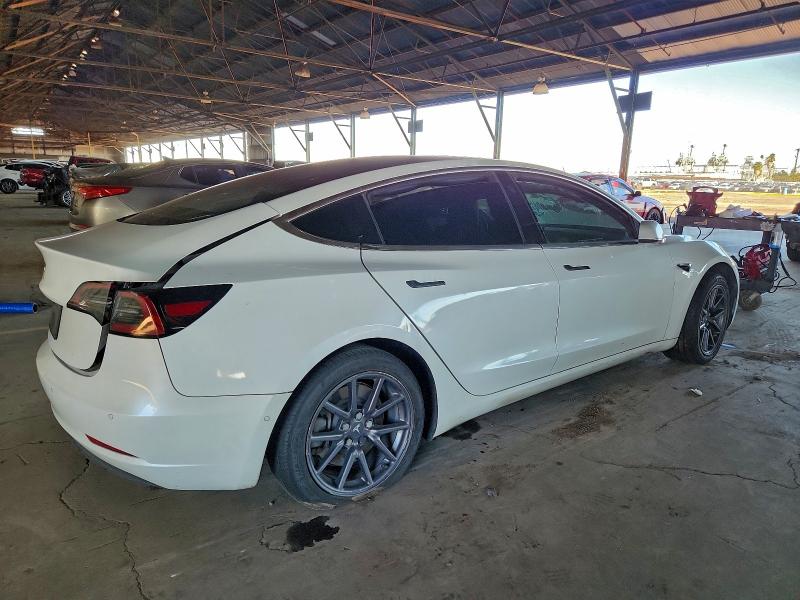 Фото 3 - TESLA MODEL 3