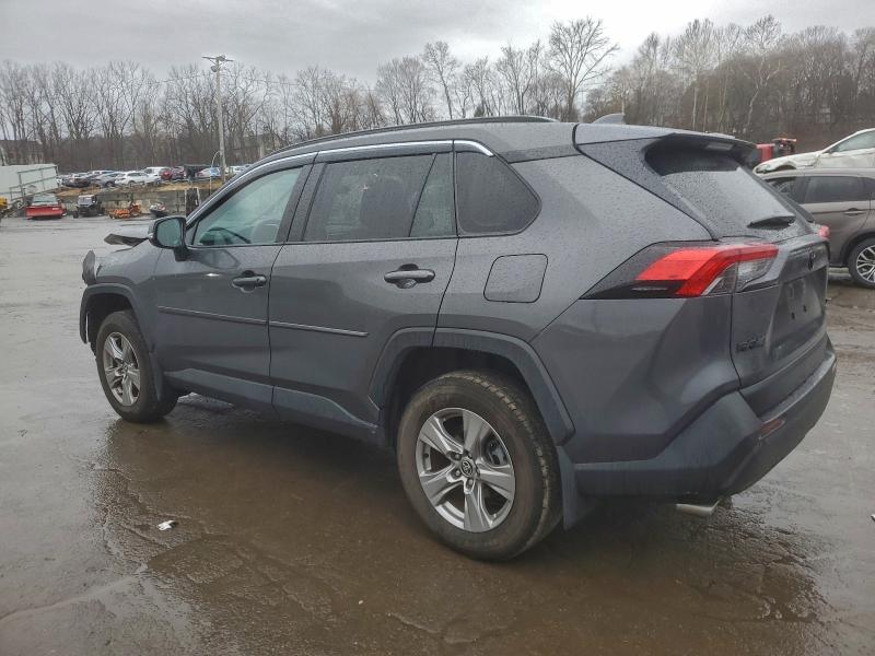 Фото 2 - TOYOTA RAV4