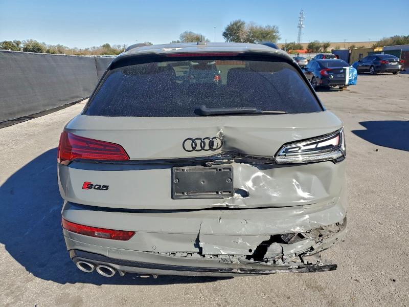 Фото 6 - AUDI SQ5