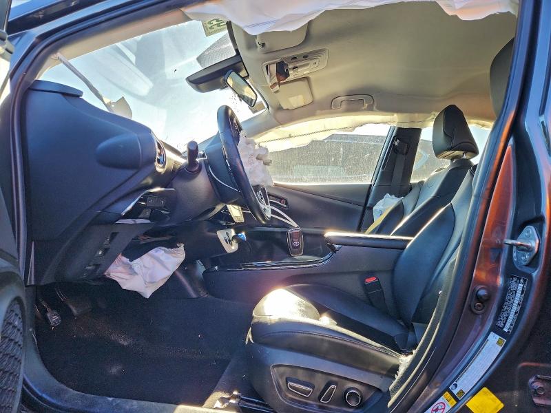 Фото 7 - TOYOTA PRIUS