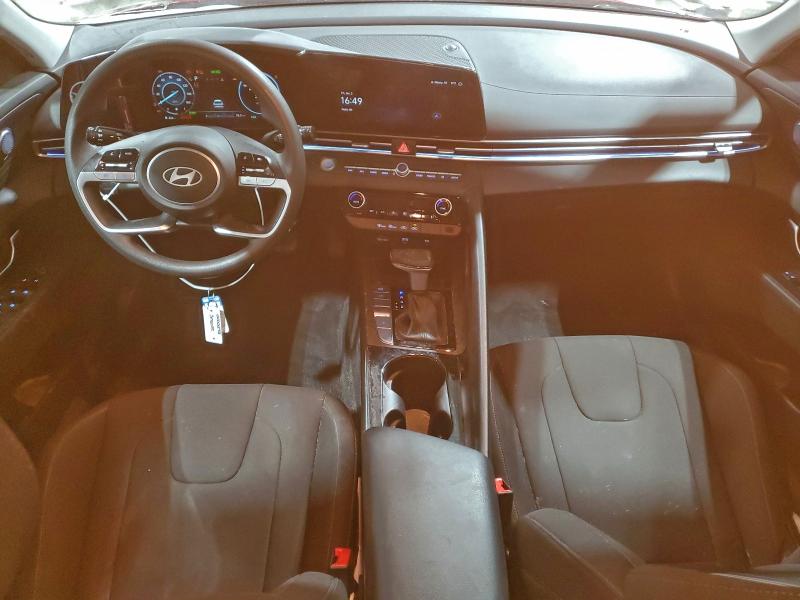 Фото 8 - HYUNDAI ELANTRA