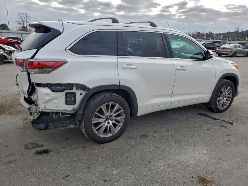 Фото 3 - TOYOTA HIGHLANDER