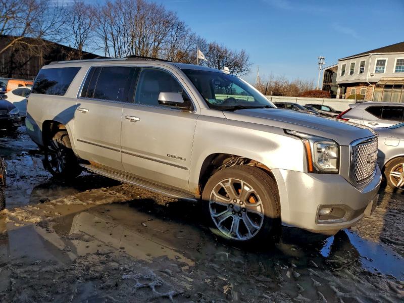 Фото 4 - GMC YUKON