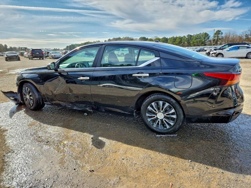 Фото 2 - NISSAN ALTIMA