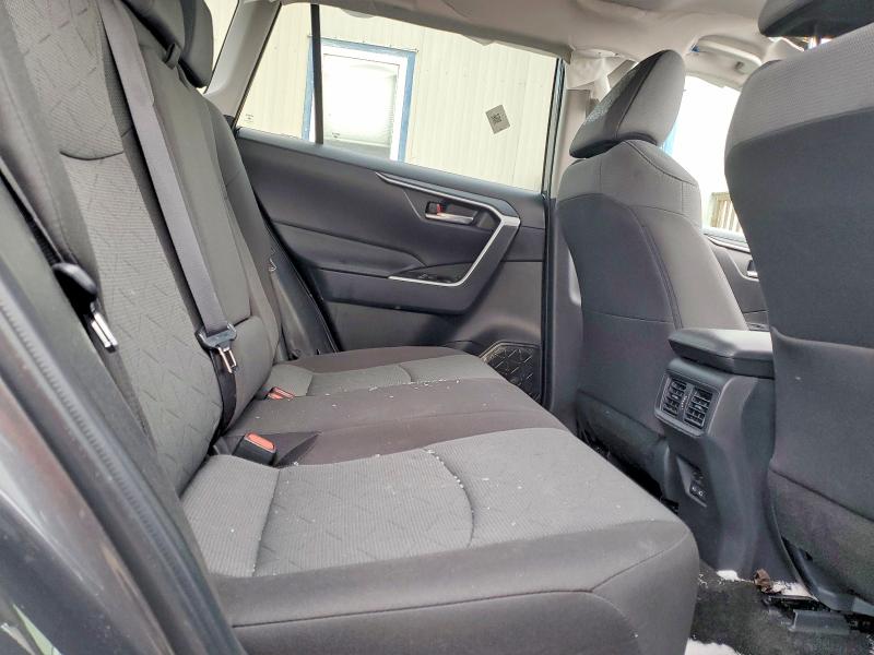 Фото 10 - TOYOTA RAV4