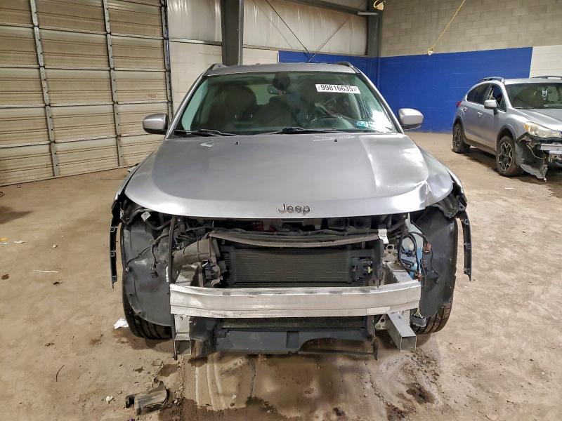 Фото 5 - JEEP COMPASS