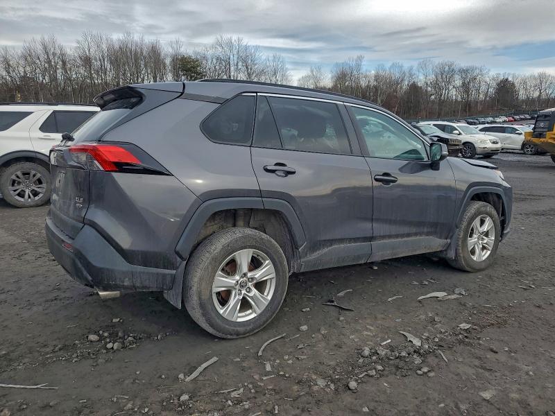 Фото 3 - TOYOTA RAV4