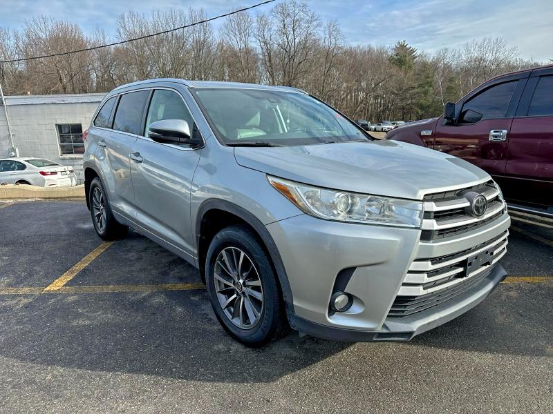 Фото 4 - TOYOTA HIGHLANDER